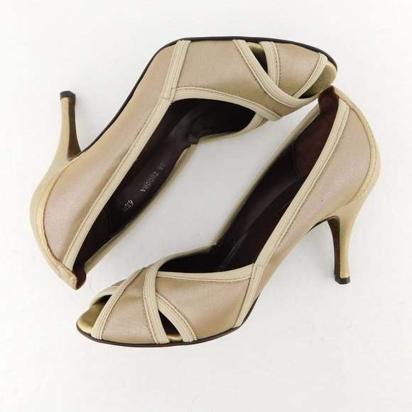 Unworn DONALD PLINER Beige Shimmer Gold Pumps 6.5 - Picture 5 of 10